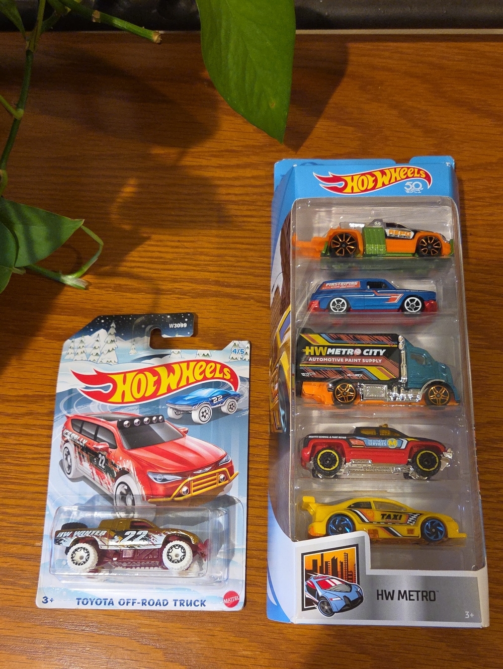 NWT-2017 Hot Wheels HW Metro Pack and 2021 Toyota Off-Road Truck (6) Multi-Color